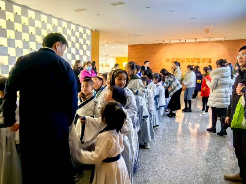 文化赋能：阿拉善左旗魔创文旅挖掘城市文化资源的实践探索